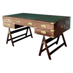 Bureau vintage en bois de campagne militaire