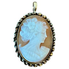 Vintage Victorian 12k Handcarved Cameo Pendant Brooch