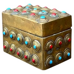 Scatola vintage in ottone con decorazioni