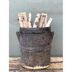 Cubo vintage de madera patinada