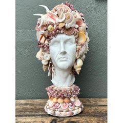 Vintage-Gipsbüste mit Muscheldekor