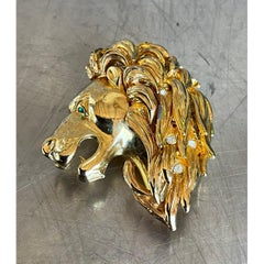 Vintage Lion's Head Gold Tone Brooch with Rhinestone Eye