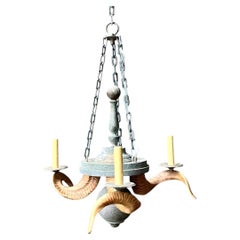 Suspension en métal vintage avec motif de cornet