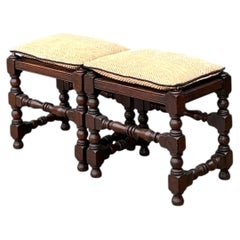 Sgabelli bassi vintage in legno tornito con impagliatura
