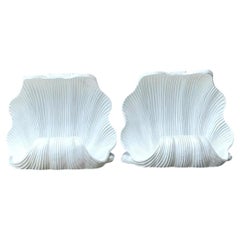 Paire de socles de table vintage blancs en forme de coquillage