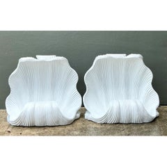 Paire de socles de table vintage blancs en forme de coquillage