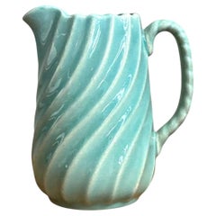 Brocca vintage in ceramica con motivo a spirale color acquamarina