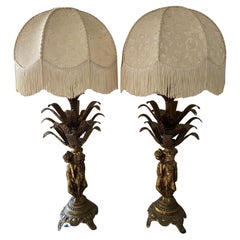 Paire de lampes de table en laiton de style français du milieu des années 1960, 3 gracieuses figurines de femmes