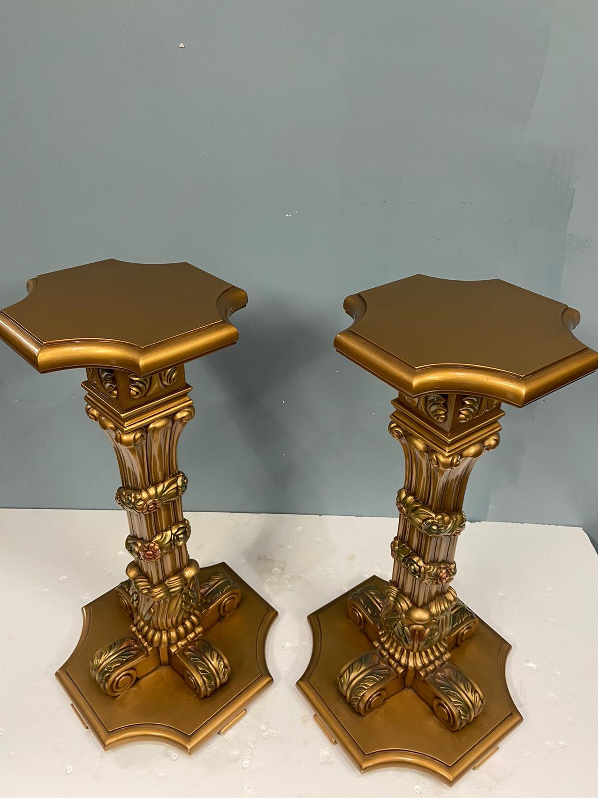 Coppia di piedistalli francesi dorati Neo Classico Barocco in vendita 8