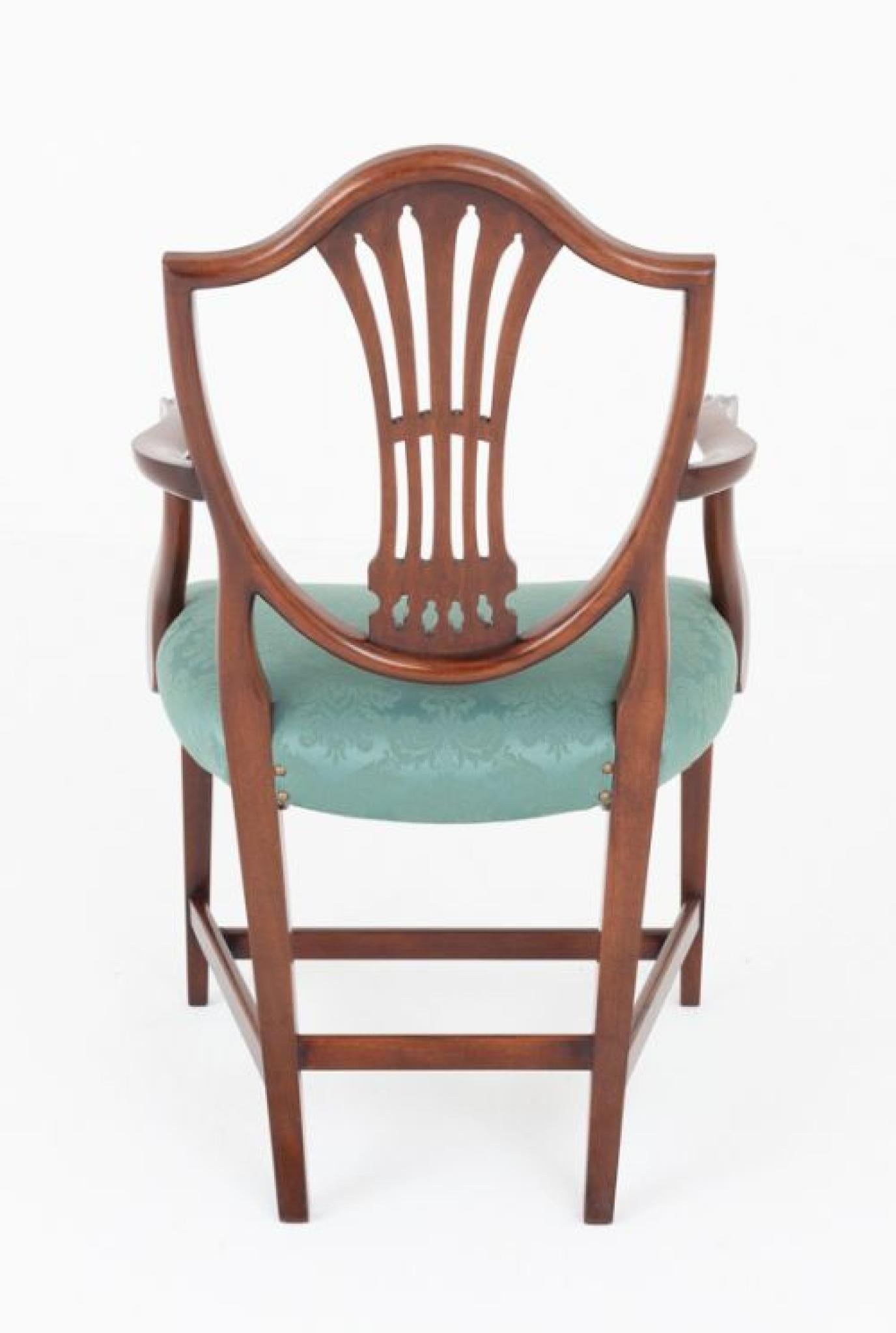 Set Hepplewhite Dining Chairs Mahogany 8 Revival Bon état - En vente à Potters Bar, GB