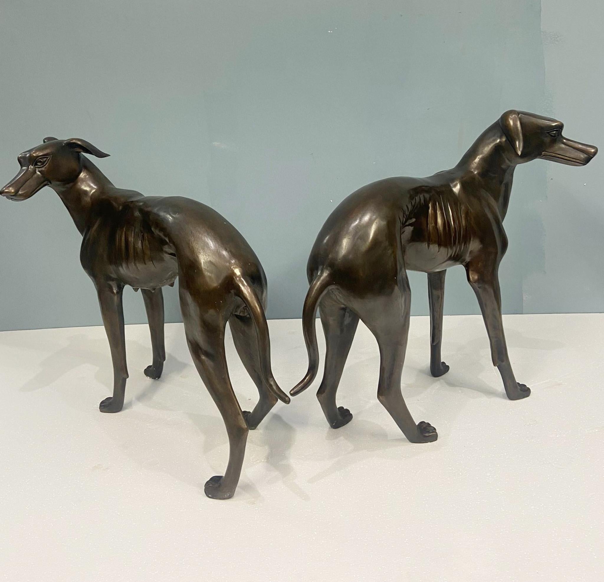 Bronze Paire de chiens lévriers en bronze Sculpture Art Déco Whippet Canine en vente