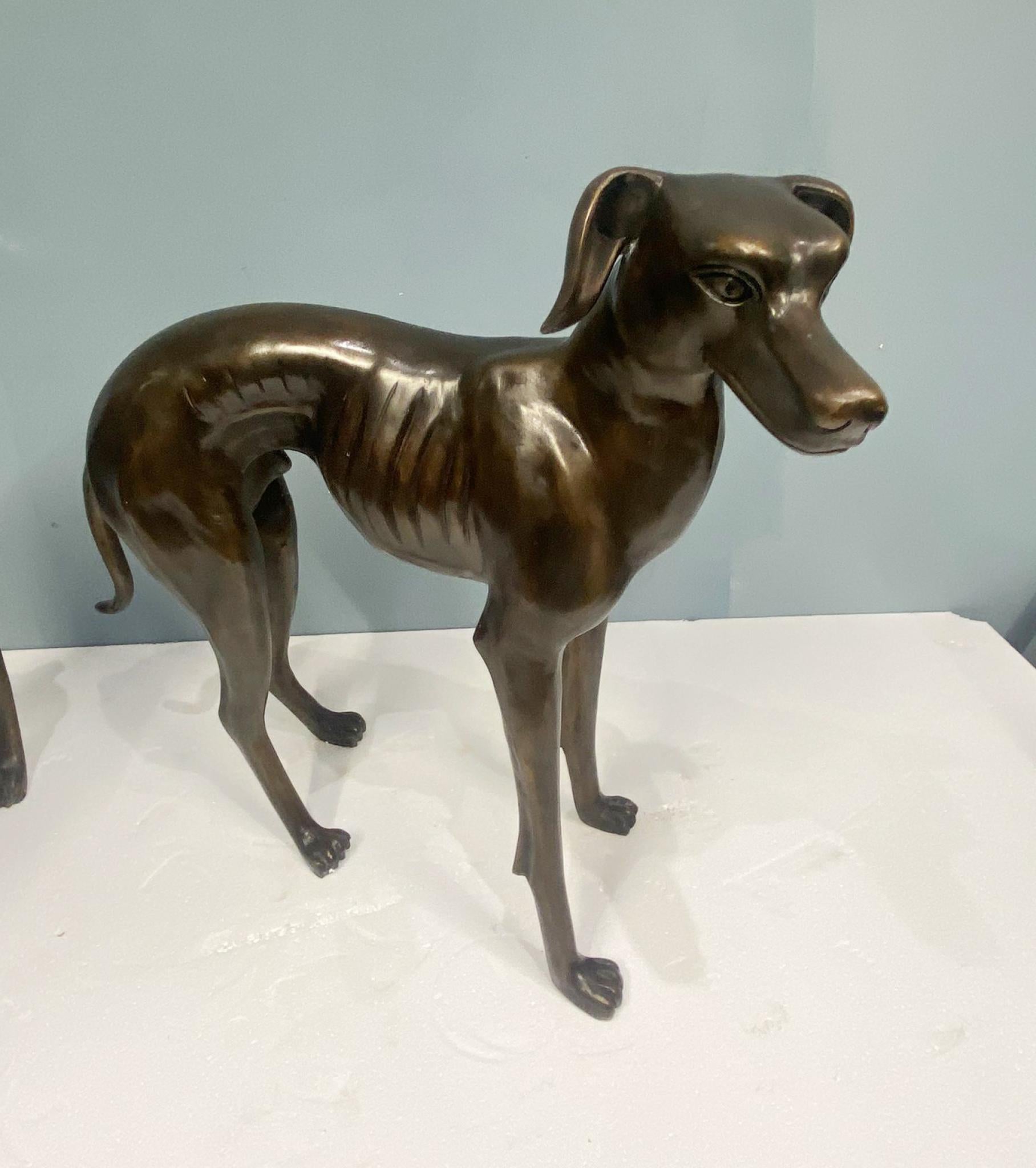Paire de chiens lévriers en bronze Sculpture Art Déco Whippet Canine en vente 2