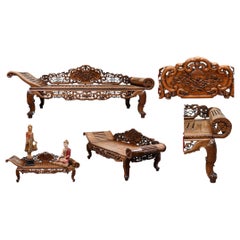 Lit de la dynastie Qing sculpté en bois dur chinois, dit « banc à opium », 1840
