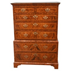 Commode double en noyer de style George II, vers 1740