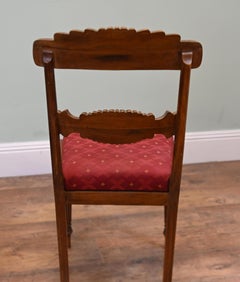 Paire de chaises d'appoint en acajou de style « Revival » de l'époque de Guillaume IV, avec incrustations