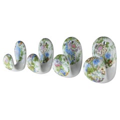 Ganci da parete floreali in porcellana francese, Porcelaine de Paris, metà del secolo scorso
