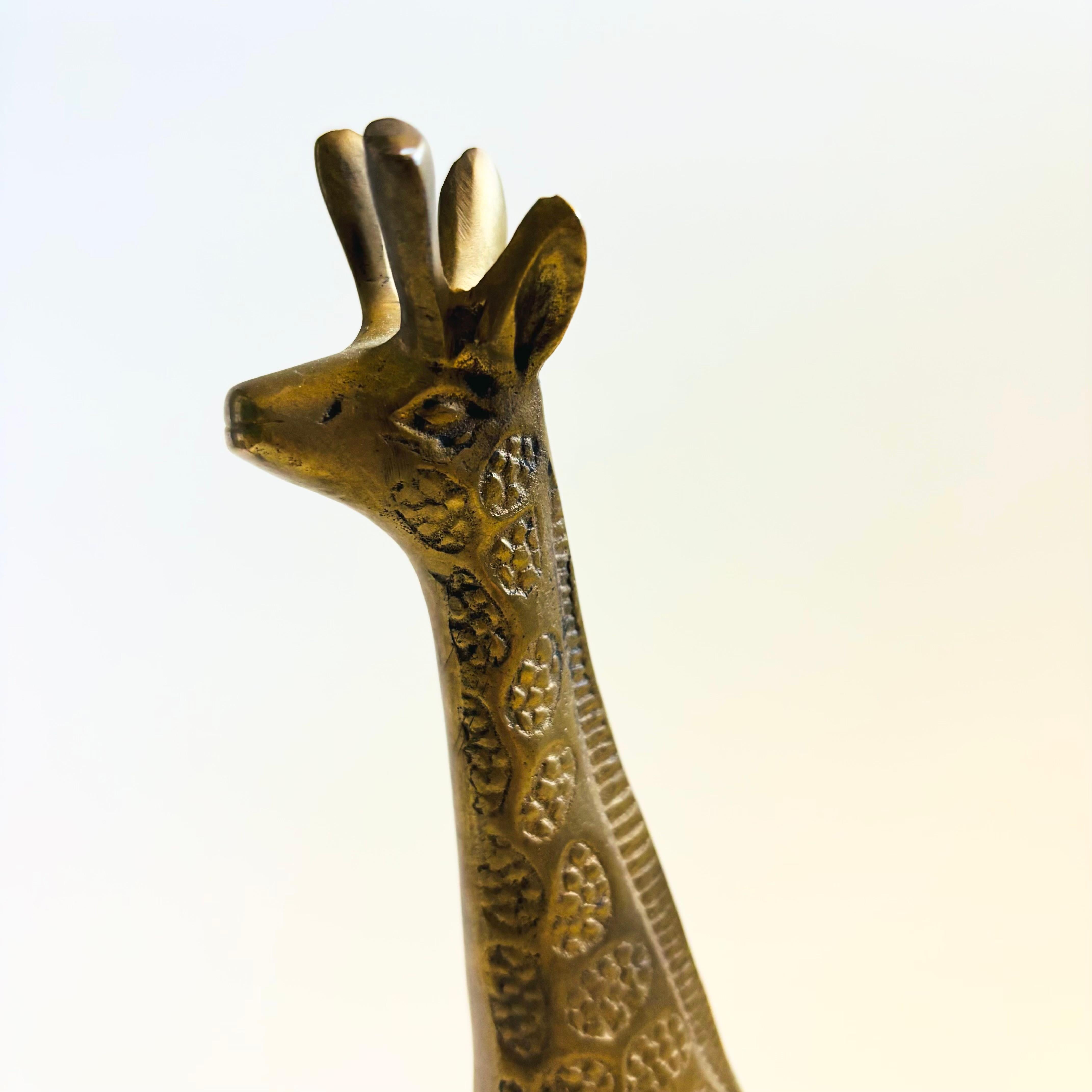XX secolo Giraffa alta in ottone vintage in vendita