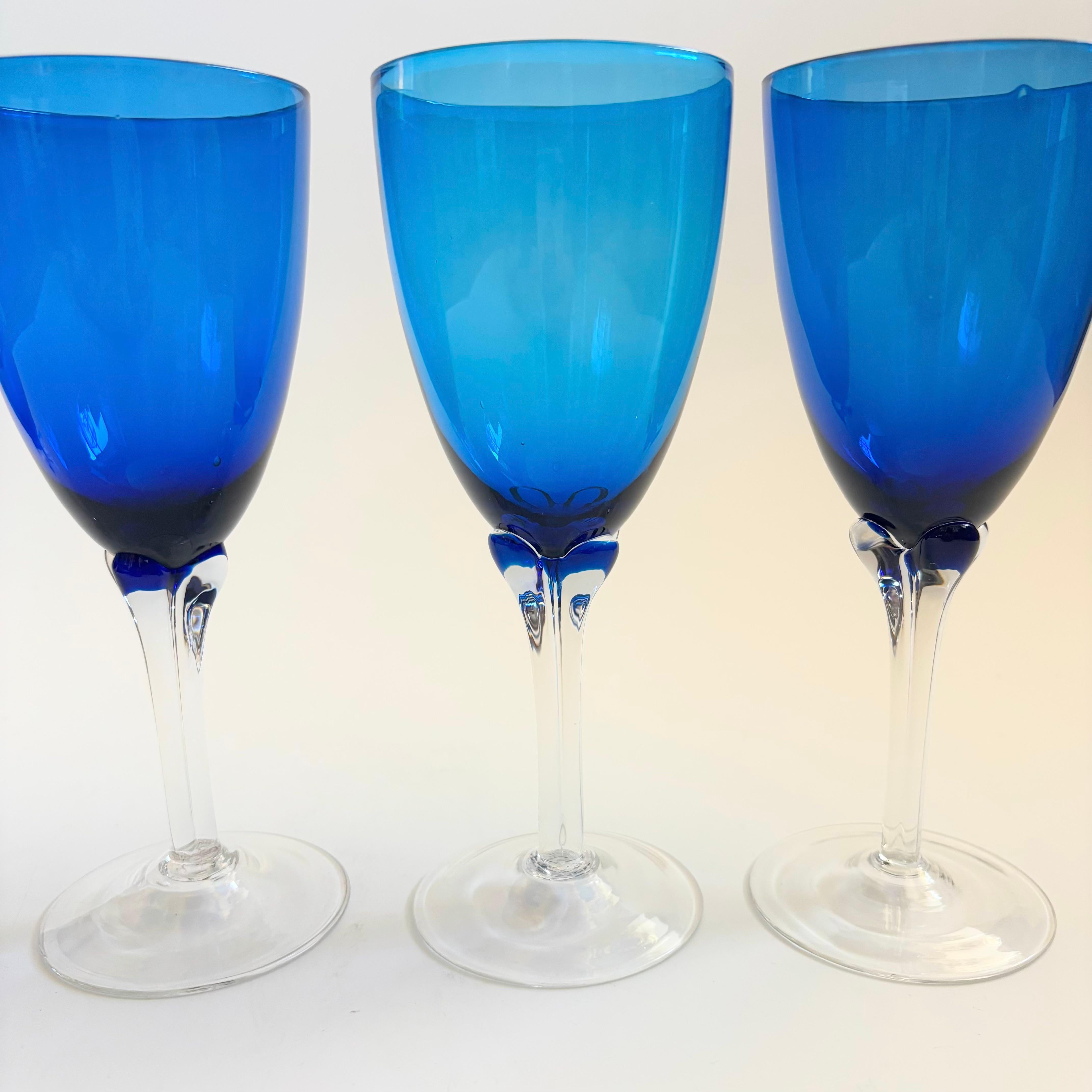 Weingläser aus geblasenem blauem Glas - 4er-Set im Angebot 1