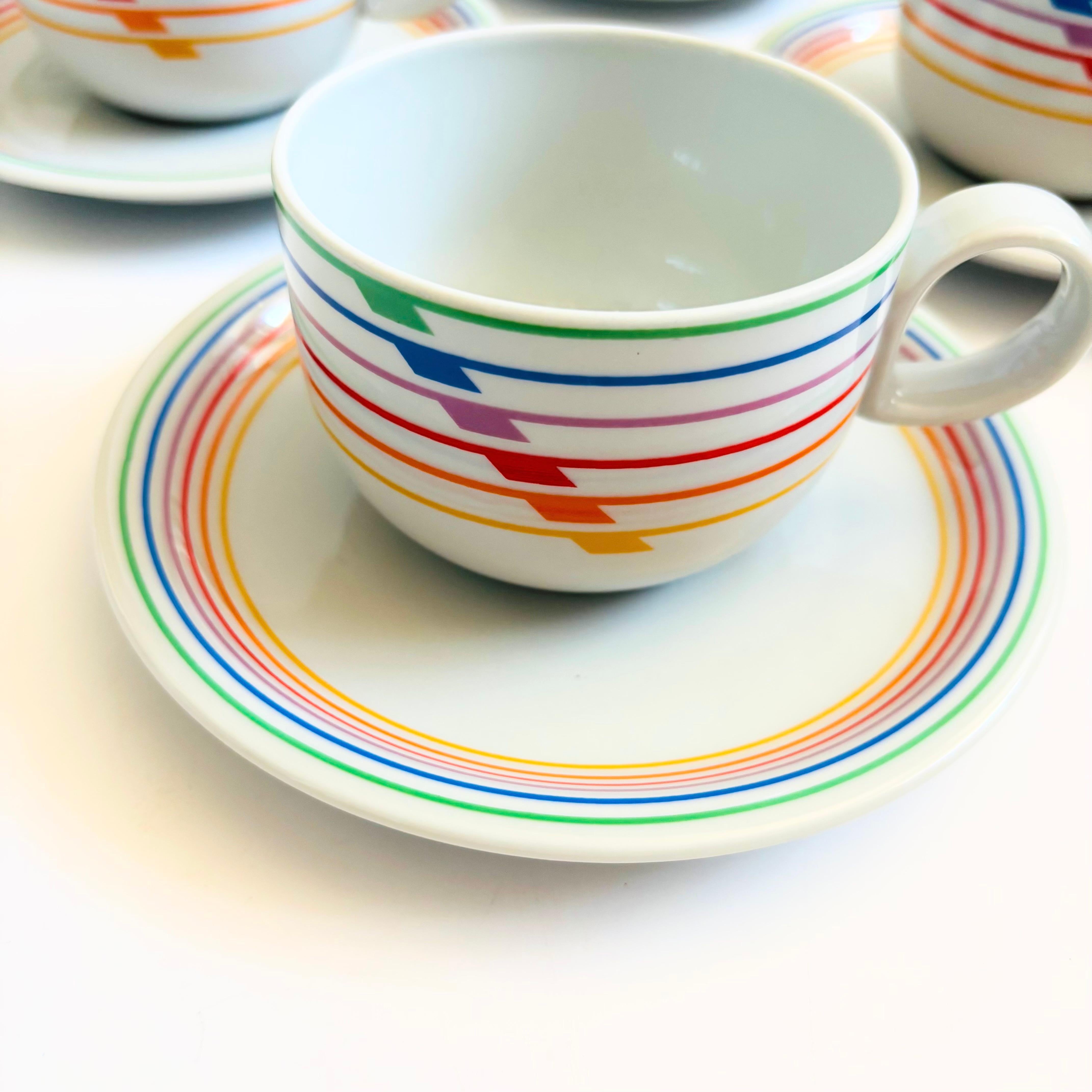1980er Block Sextett Regenbogen Tassen und Untertassen - 6er Set (Postmoderne) im Angebot