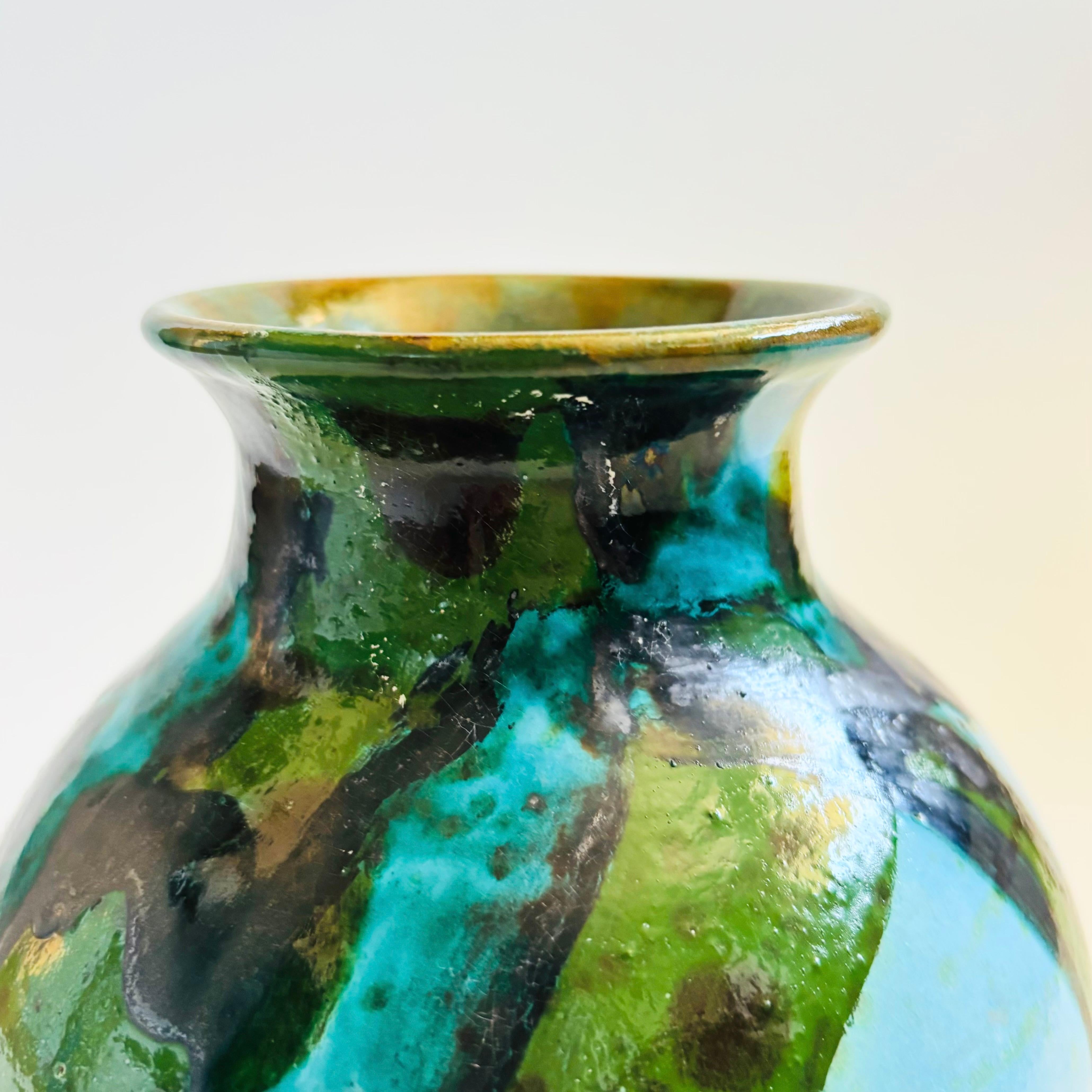 Green Studio Pottery Vase In Good Condition For Sale In Fairfield, CA
