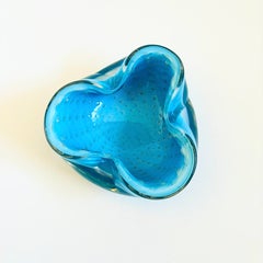 MCM Alfredo Barbini Murano Art Glass Bowl, Bullicante Blue, Italy 1960s