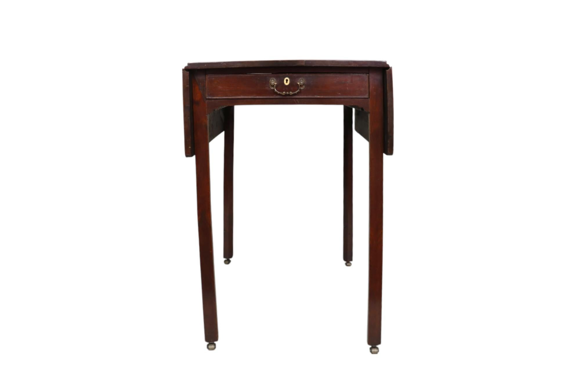 18th Century George III Period Pembroke Table For Sale