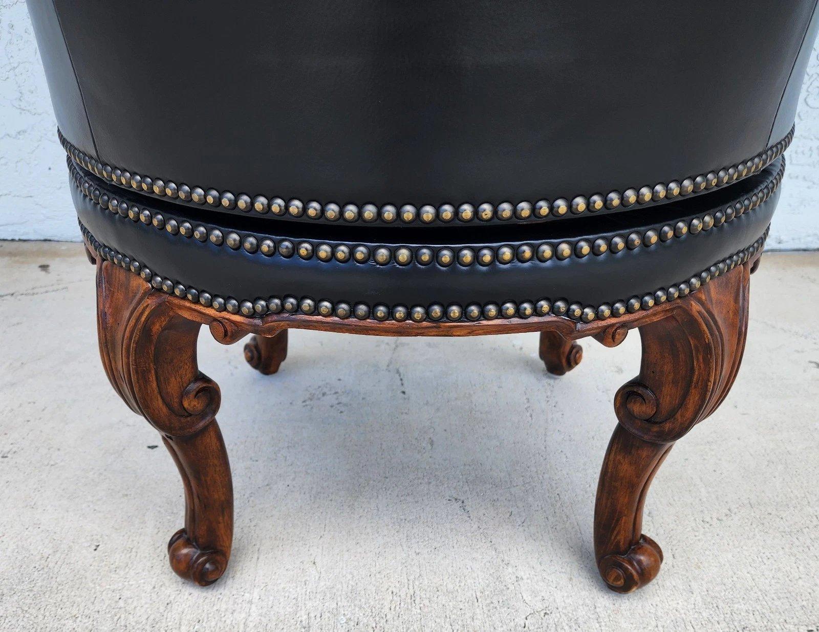 Maitland Smith Lederstuhl Swivel Game Desk im Angebot 11