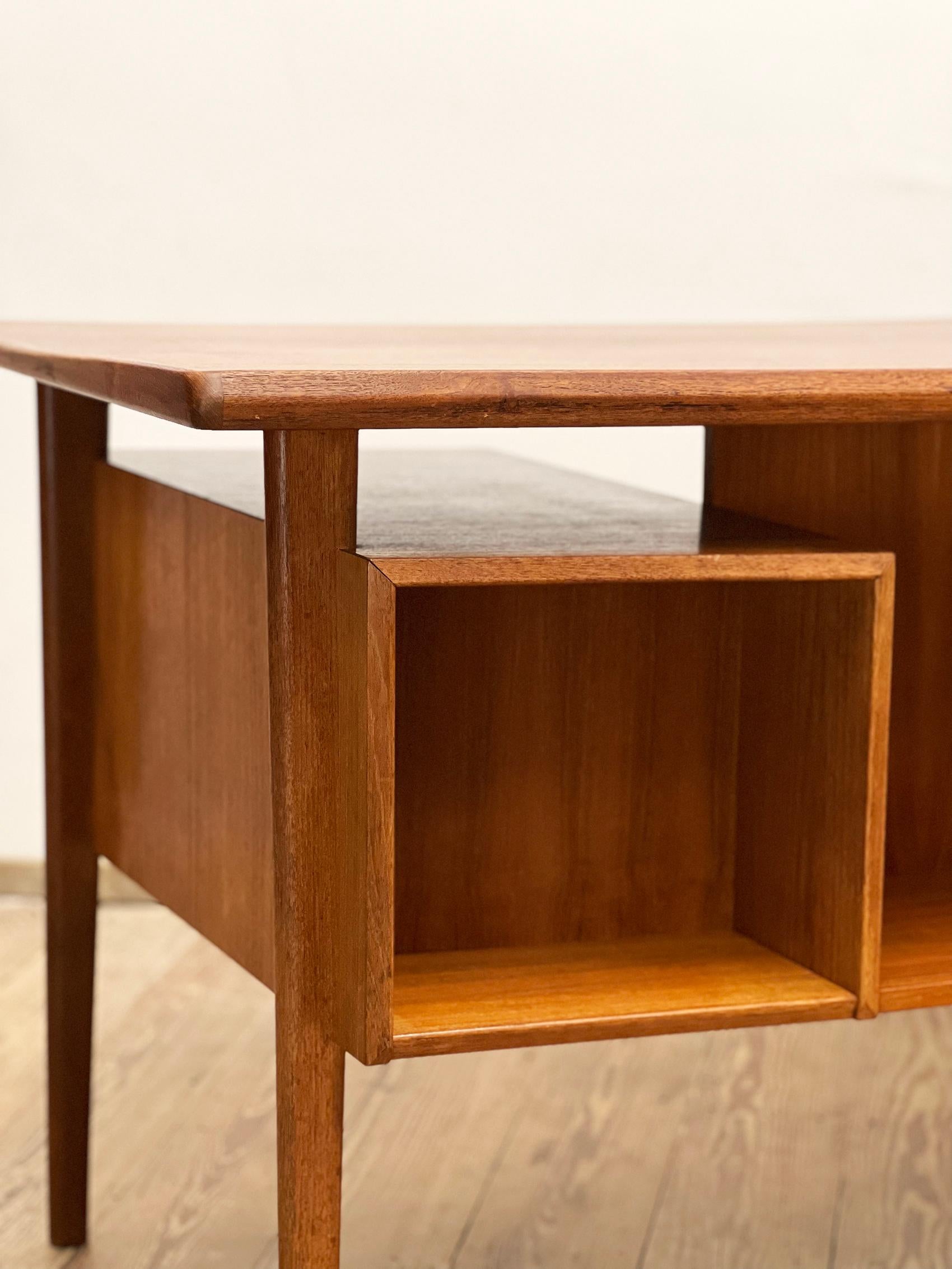 Mid-Century Teak Desk, Danish Design by Peter Løvig Nielsen, Denmark, 1970s For Sale 2