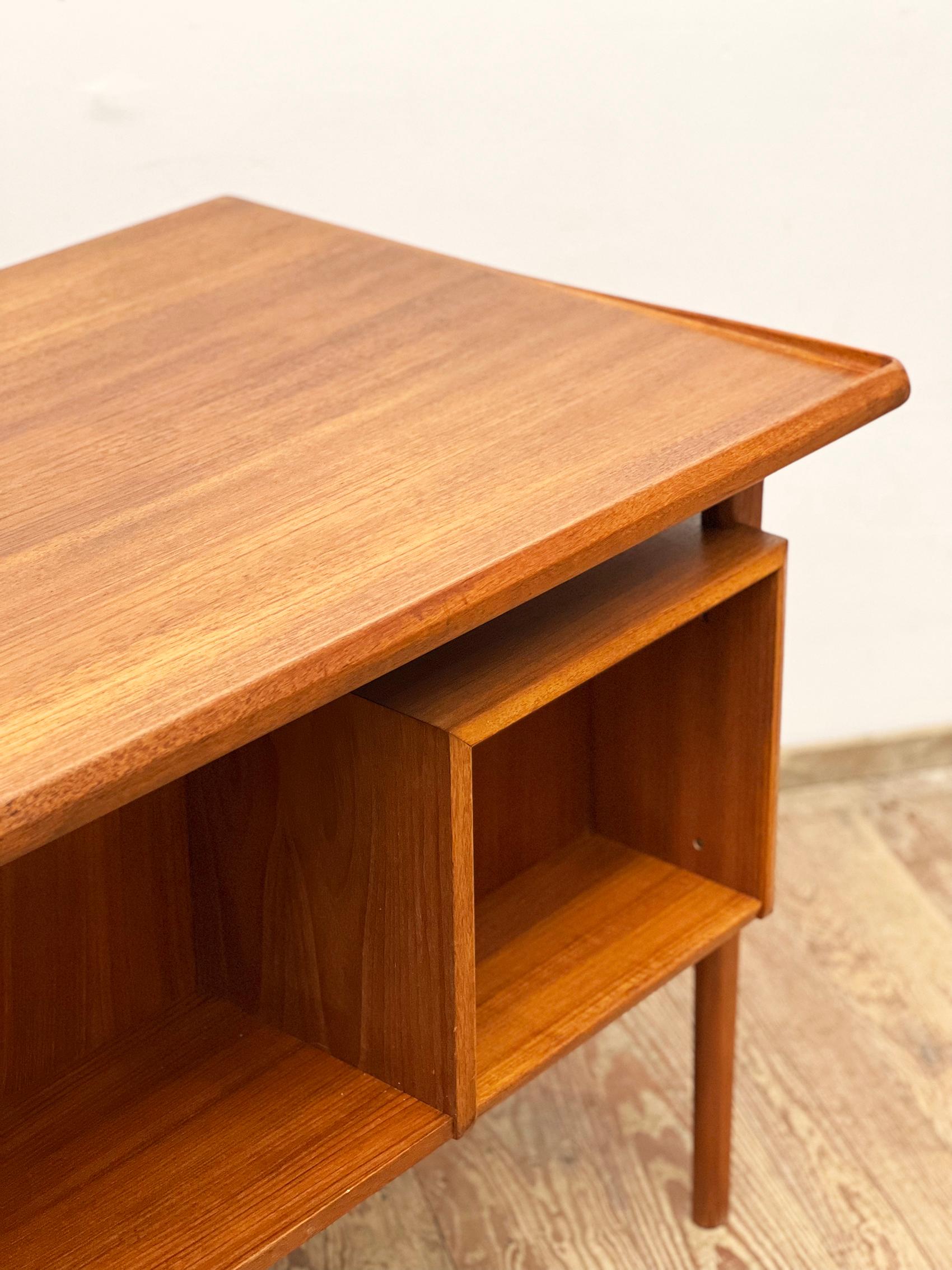 Mid-Century Teak Desk, Danish Design by Peter Løvig Nielsen, Denmark, 1970s For Sale 4