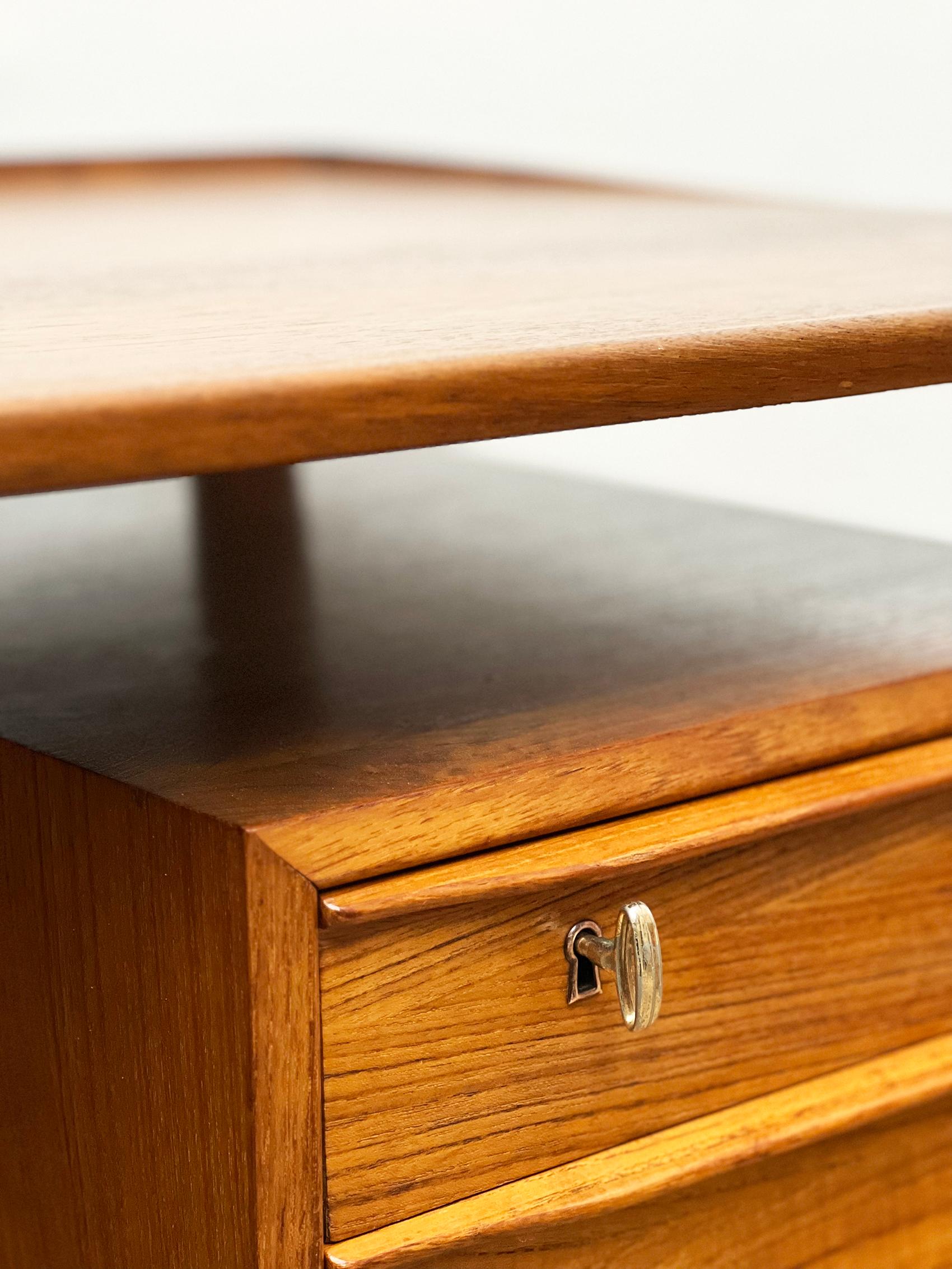 Mid-Century Teak Desk, Danish Design by Peter Løvig Nielsen, Denmark, 1970s For Sale 9