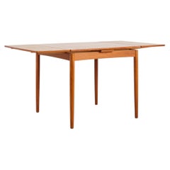 Hundevad & Co. Compact Extending Teak Dining Table, Two Hidden Leaves, 1960s