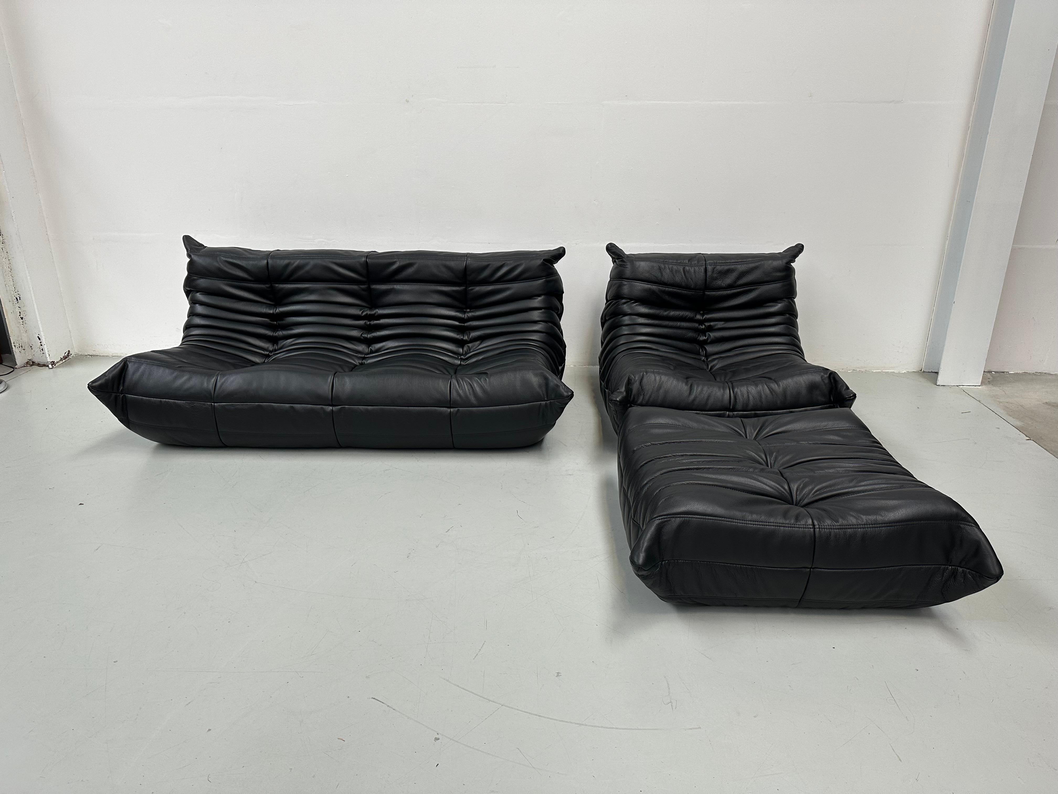 Französisch Schwarzes Leder Togo Wohnzimmerset  von Michel Ducaroy für Ligne Roset. 5