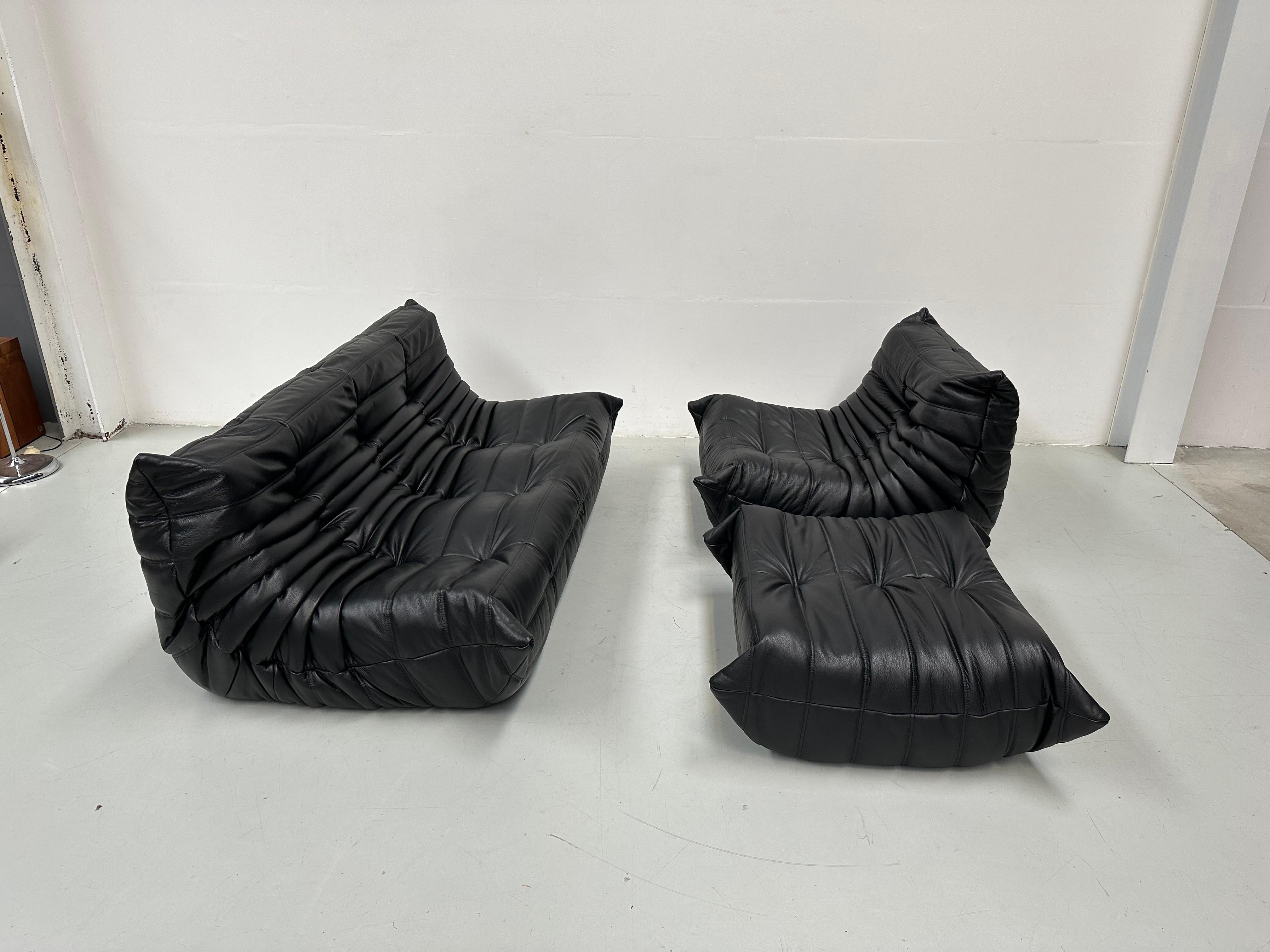 Französisch Schwarzes Leder Togo Wohnzimmerset  von Michel Ducaroy für Ligne Roset. 7