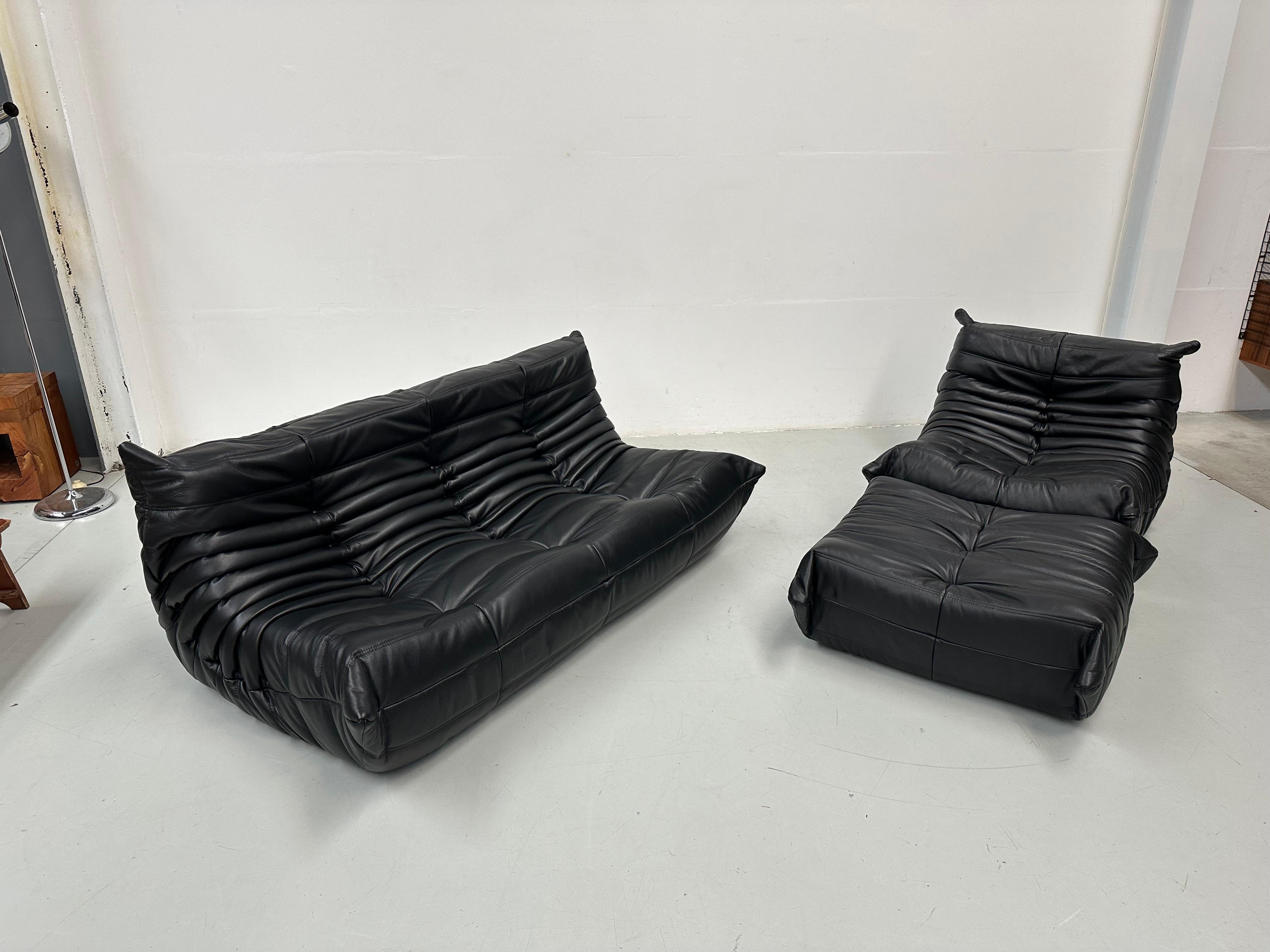 Französisch Schwarzes Leder Togo Wohnzimmerset  von Michel Ducaroy für Ligne Roset. 8