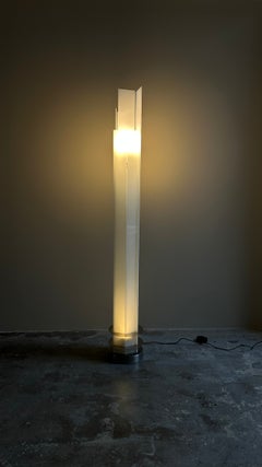 'Adubai' floor lamp, by Fontana Arte design by Matteo Nunziati