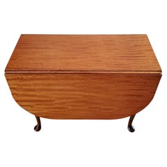 18. Jahrhundert George III Periode Figured Cherry Antique Drop Leaf Tisch