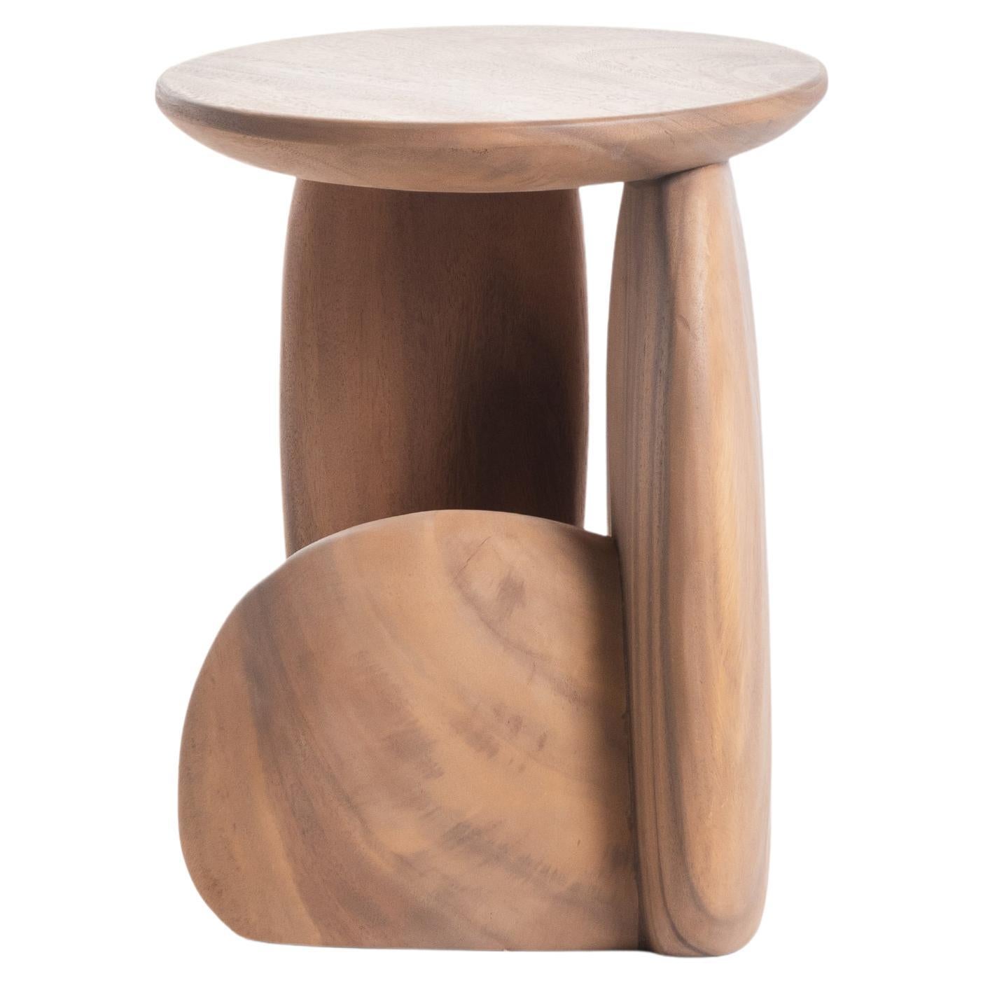 Pebble Hocker Typ 02, natürliches helles Affengefäßholz