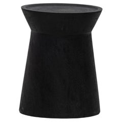 Table d'appoint EM, finition Rough Black Monkey Pod