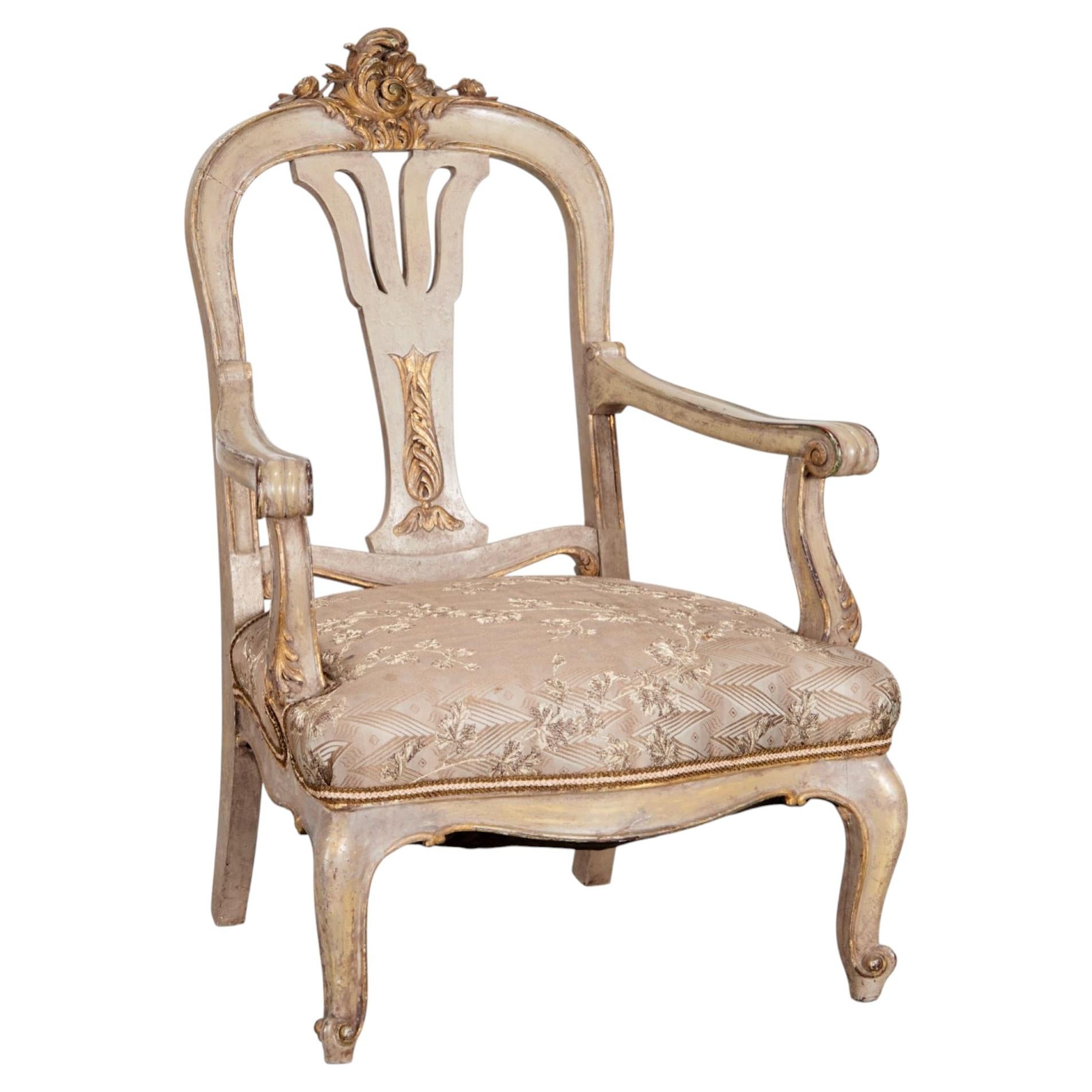Fauteuil rococo allemand ancien, sculpté et peint -  Collection Iris Apfel en vente