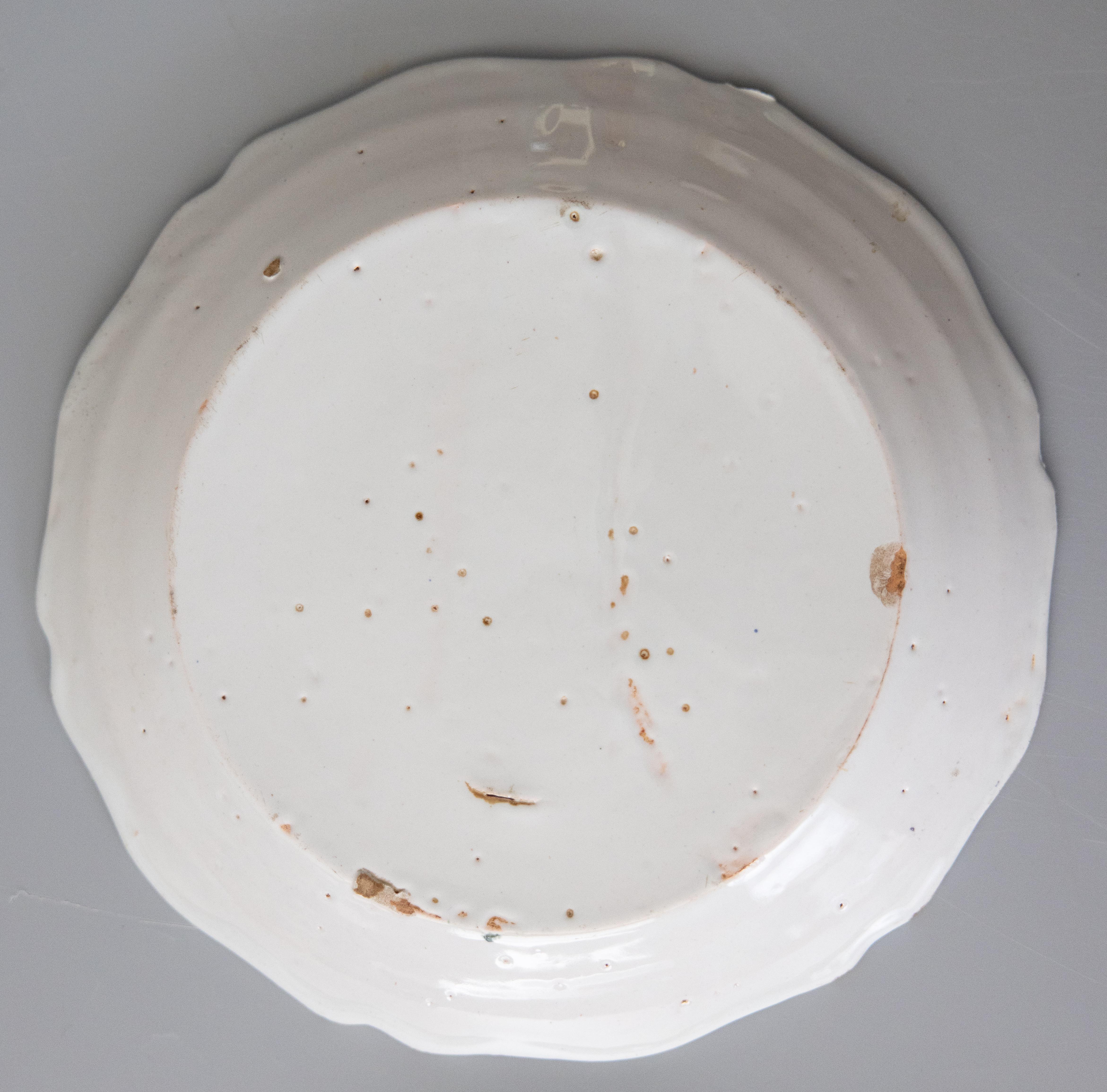 Plat révolutionnaire en faïence polychrome étamée de Nevers du XVIIIe siècle Bon état - En vente à Pearland, TX