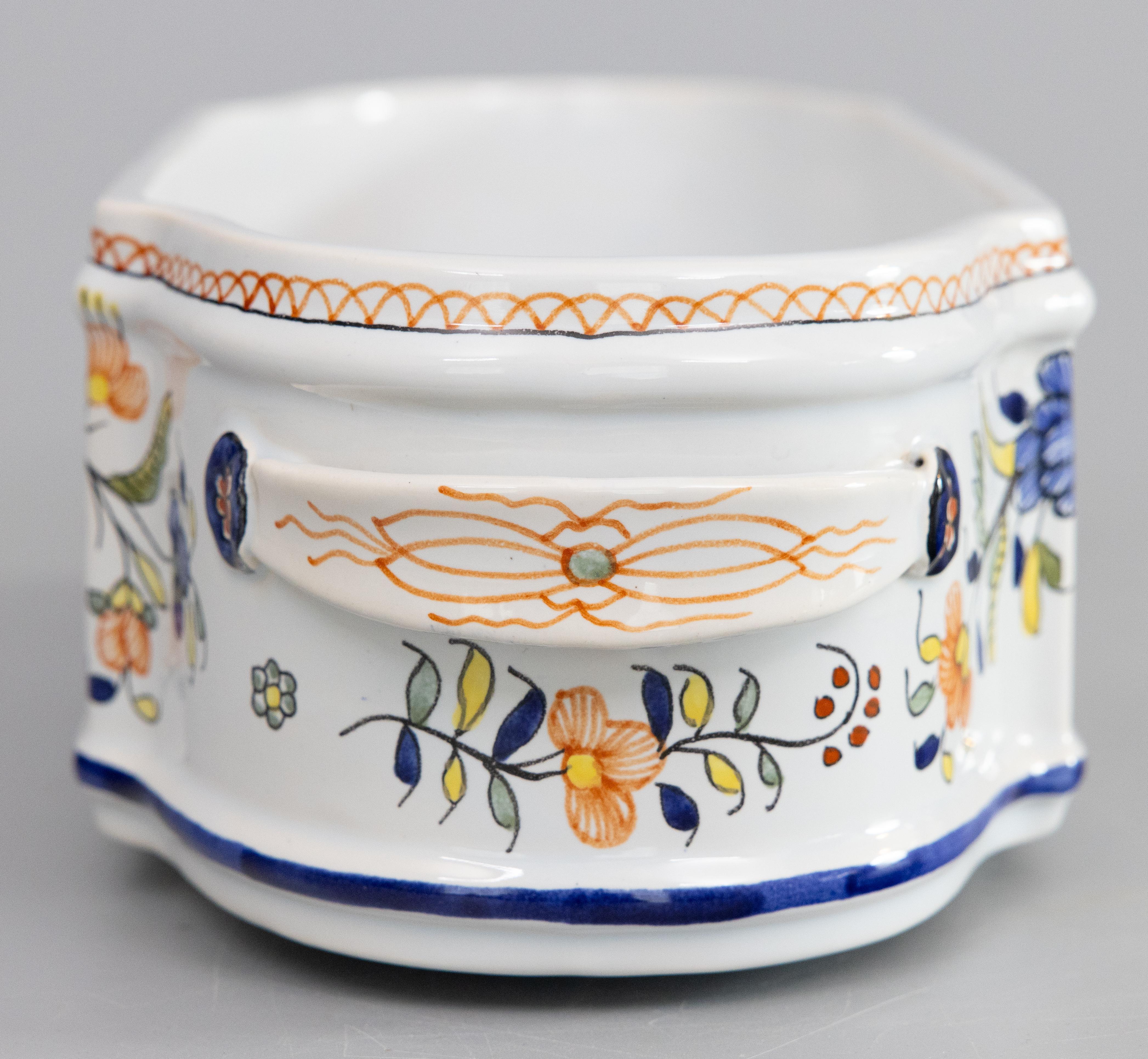 Französische Rouen Fayence Jardiniere Übertopf Pflanzgefäß, um 1950 (Handbemalt) im Angebot