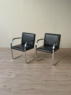 „Flat Bar Brno“-Stühle von Ludwig Mies van der Rohe für Knoll, ein Paar