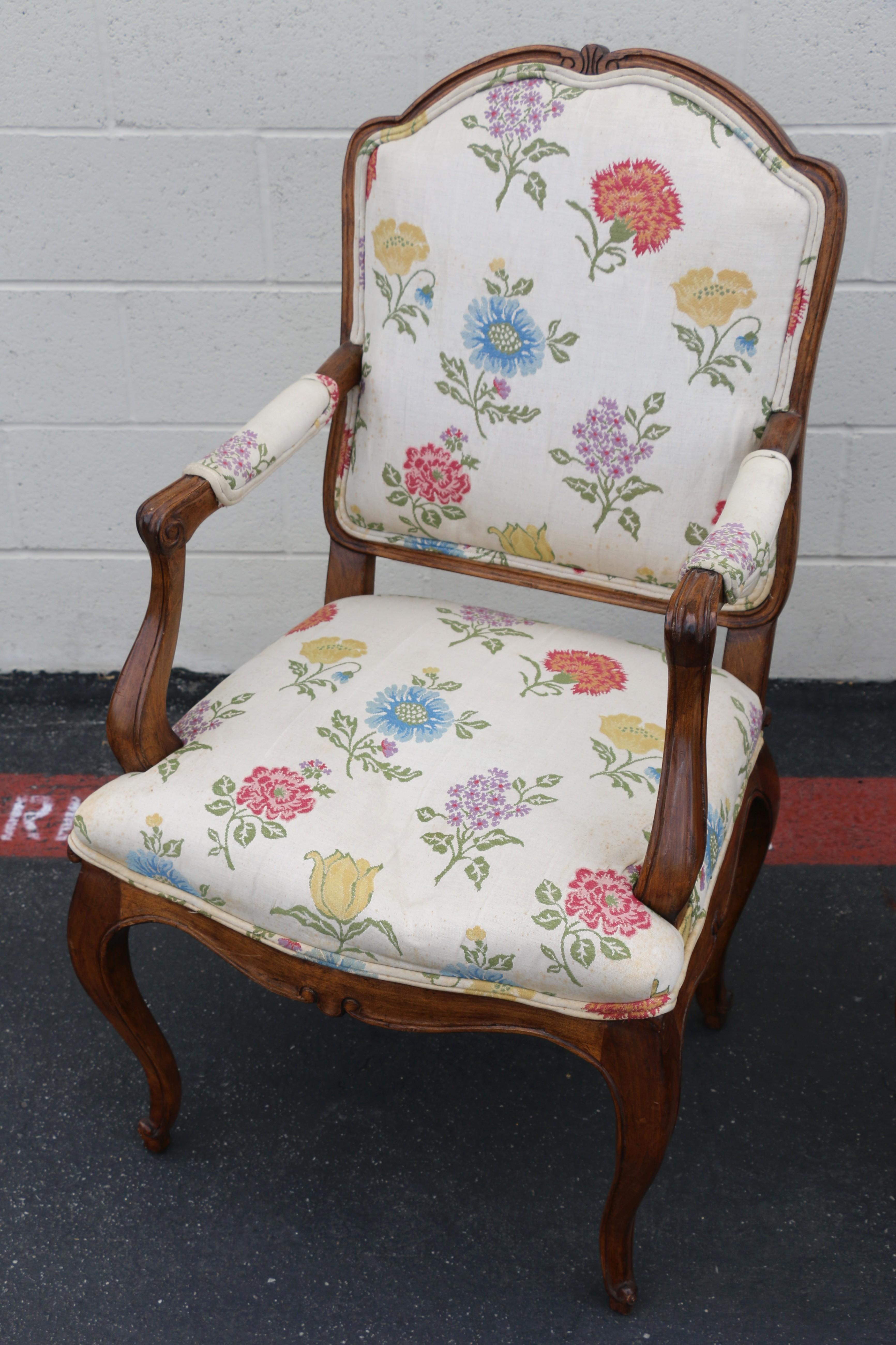 Set di quattro poltrone da pranzo in stile Luigi XV francese vintage in vendita 1