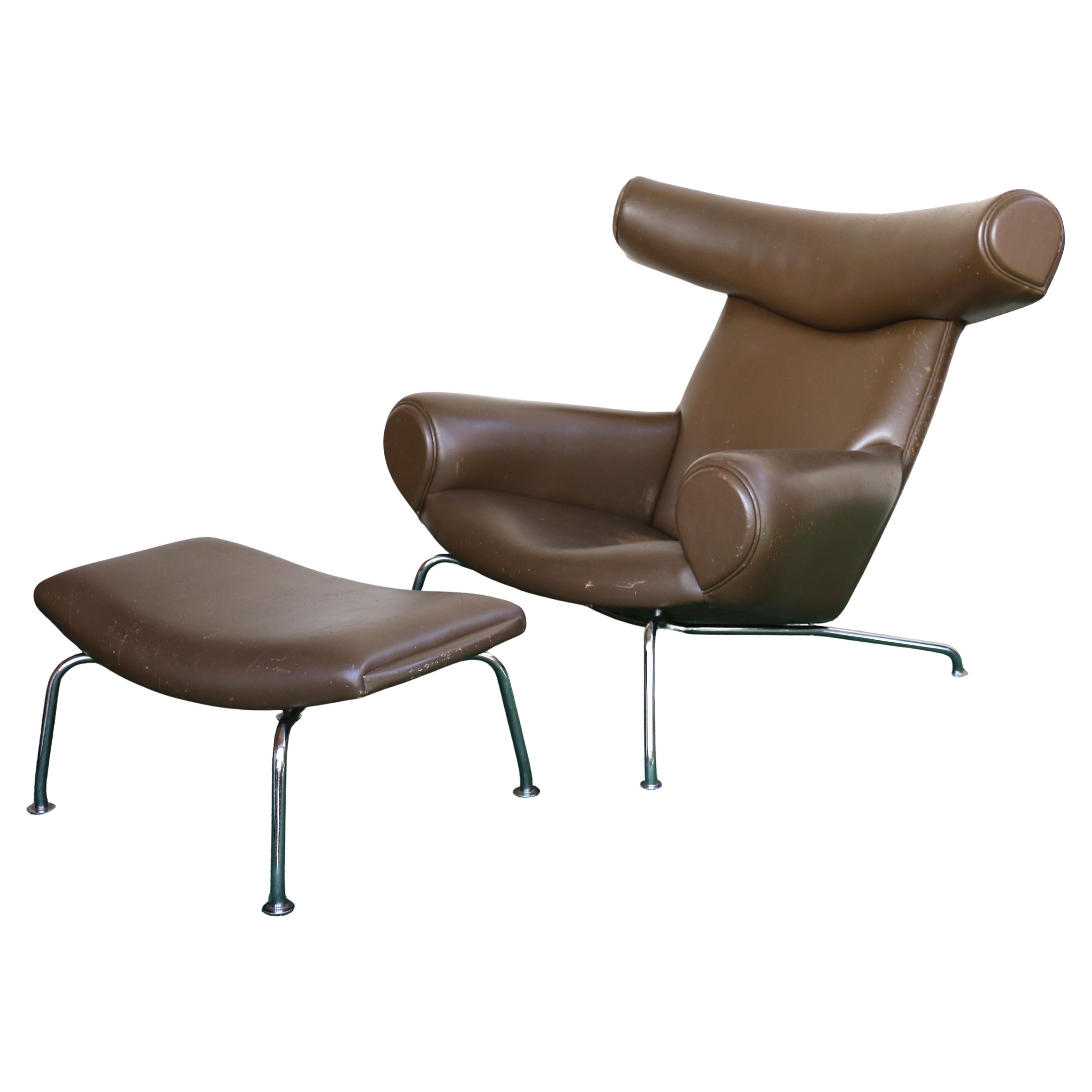 Chaise longue en forme de bœuf avec ottoman par Hans J. Wegner, Danemark, années 1970 en vente