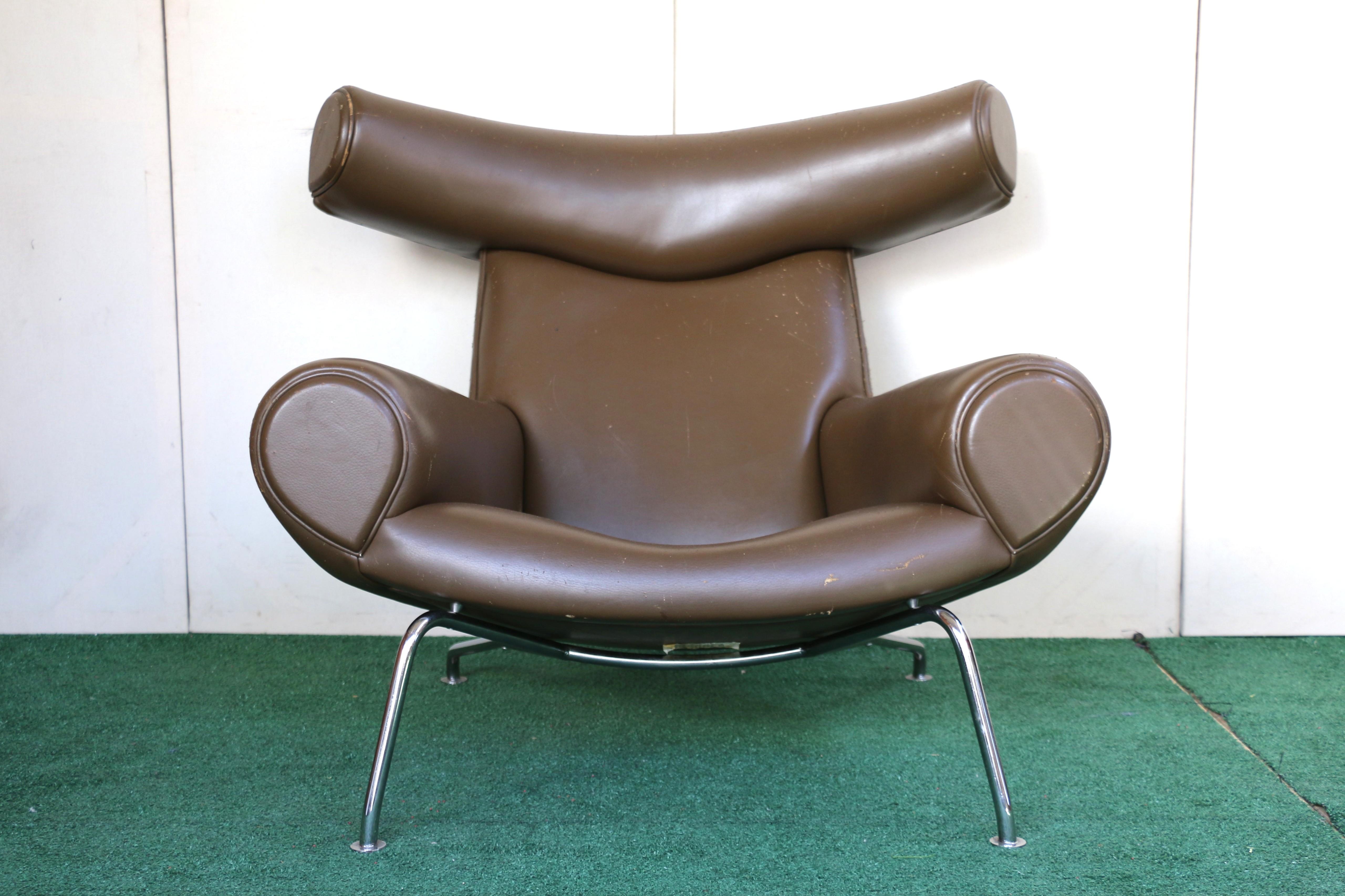 Danois Chaise longue en forme de bœuf avec ottoman par Hans J. Wegner, Danemark, années 1970 en vente