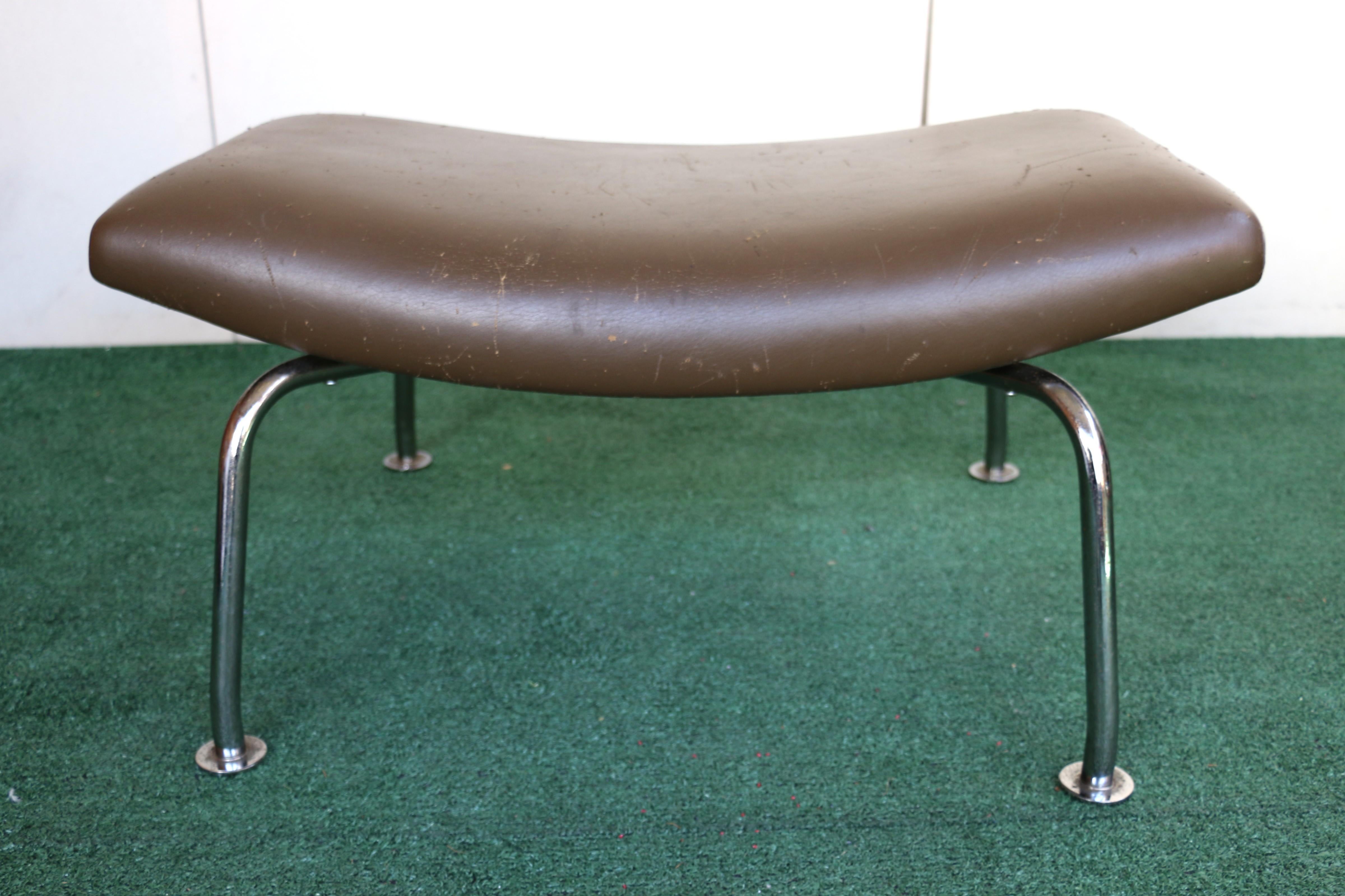 Chaise longue en forme de bœuf avec ottoman par Hans J. Wegner, Danemark, années 1970 en vente 7