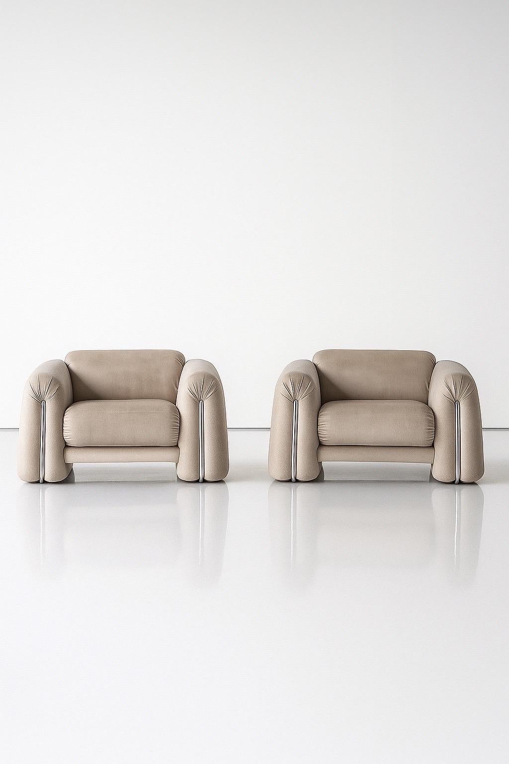 Seltenes Paar italienischer Sessel aus den 1970er Jahren in Chrom und champagnerfarbenem Samt im Angebot