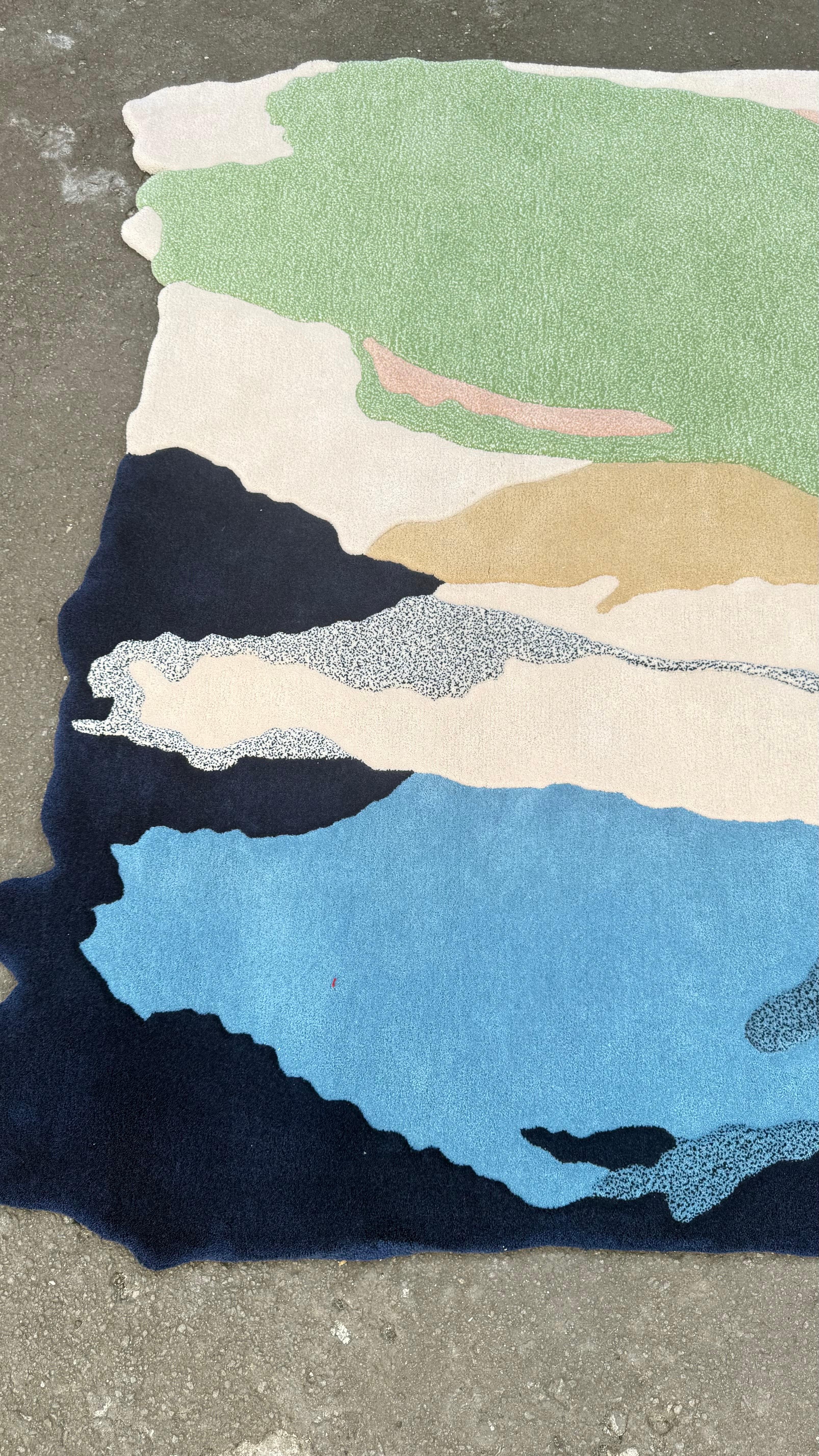 Benutzerdefinierte Misshapes Teppich im Angebot 1