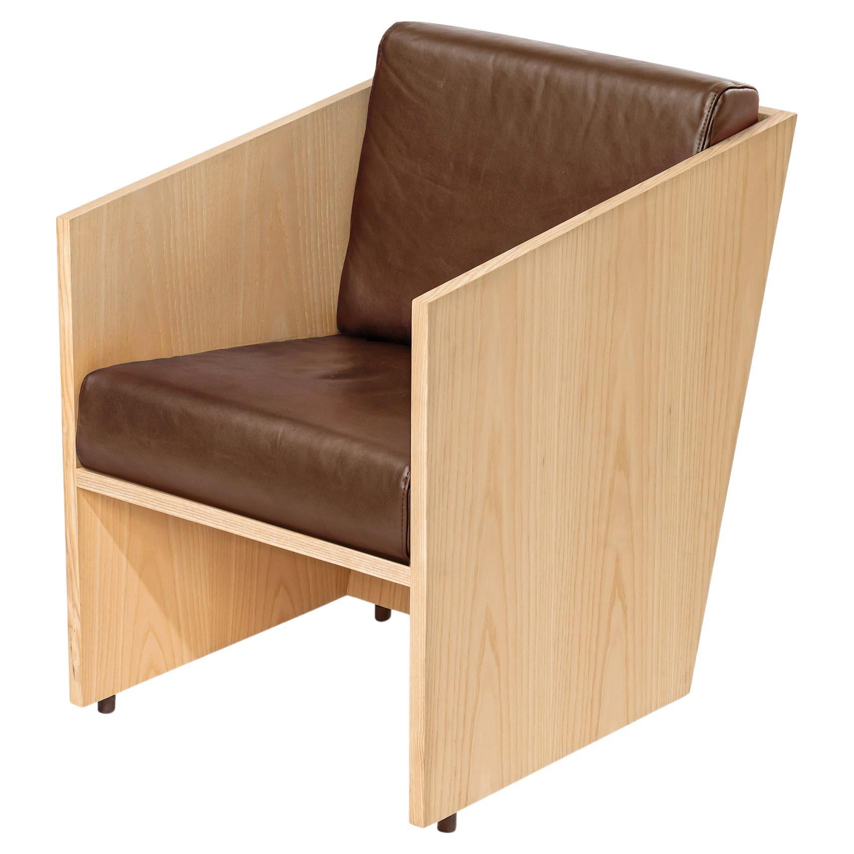 ALCÂNTARA– Minimalist Arm Chair in Solid Ash Wood with Brown Leather Seat