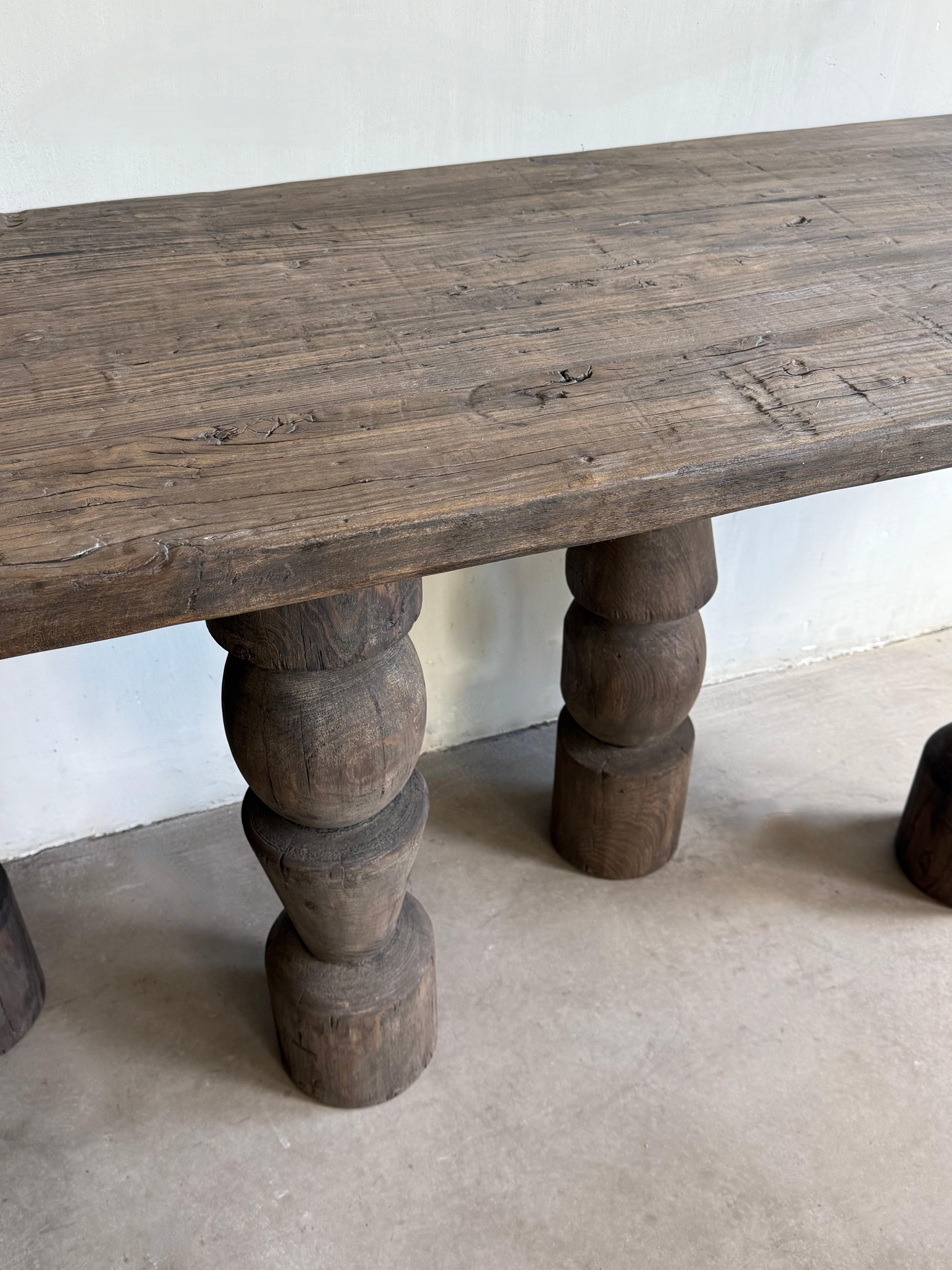 Orme Ancienne console avec base sculptée en vente